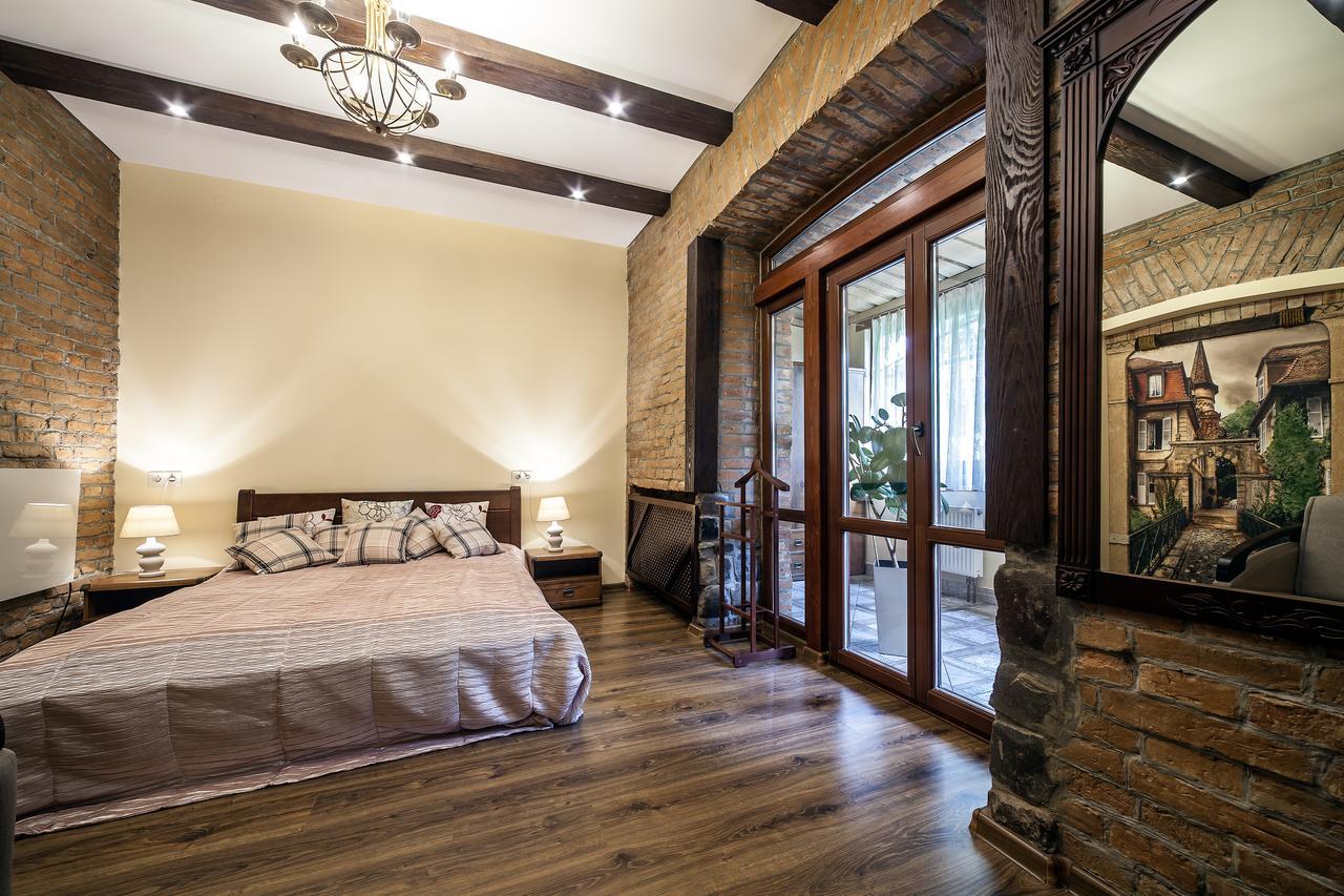 Vip Castle Apartmens Lviv Kültér fotó